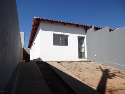 Casa para Locação, em Brumadinho, bairro Salgado Filho, 2 dormitórios, 1 banheiro, 2 vagas