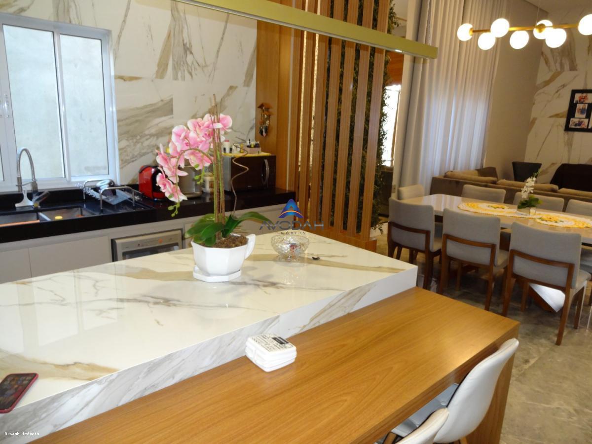 Casa para alugar com 3 quartos, 1000m² - Foto 8