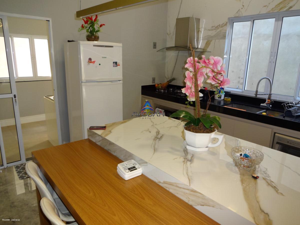 Casa para alugar com 3 quartos, 1000m² - Foto 7