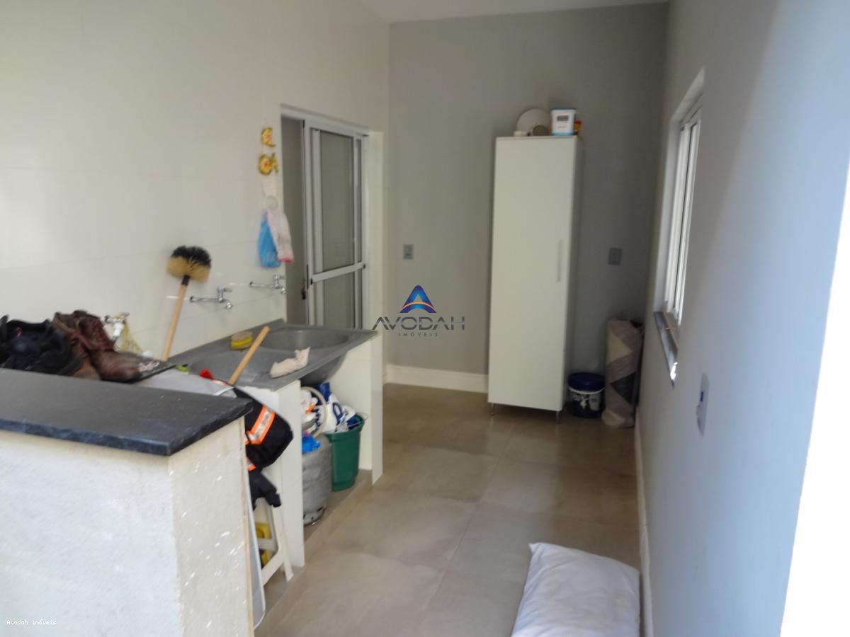 Casa para alugar com 3 quartos, 1000m² - Foto 29