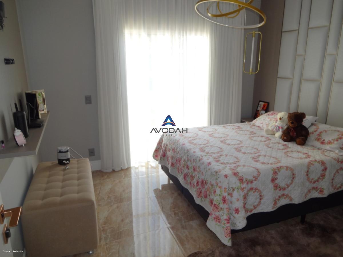 Casa para alugar com 3 quartos, 1000m² - Foto 20