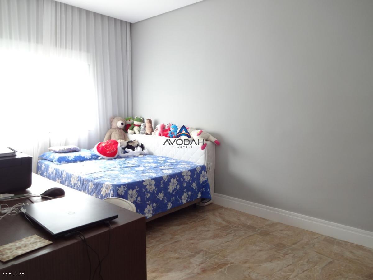 Casa para alugar com 3 quartos, 1000m² - Foto 26