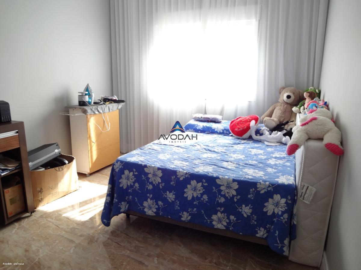 Casa para alugar com 3 quartos, 1000m² - Foto 25