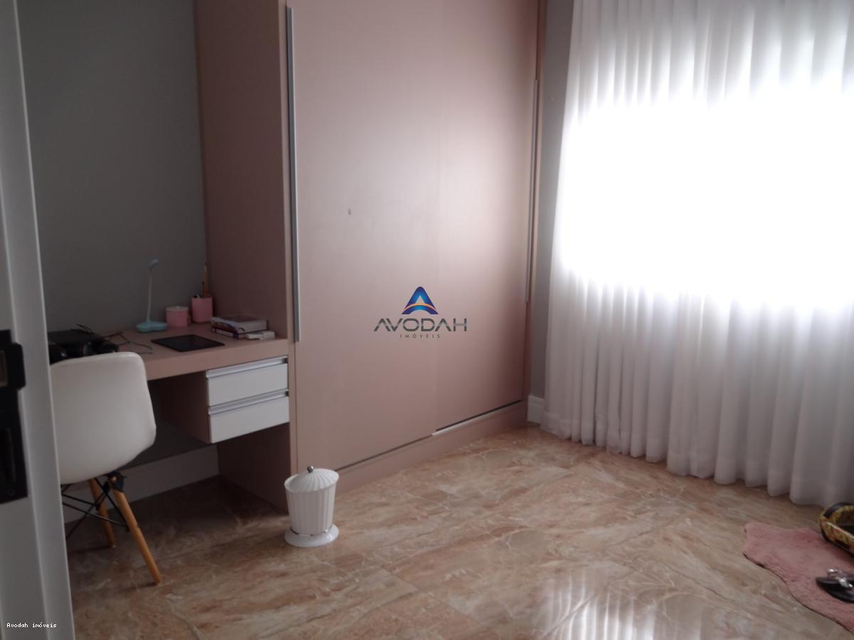 Casa para alugar com 3 quartos, 1000m² - Foto 28