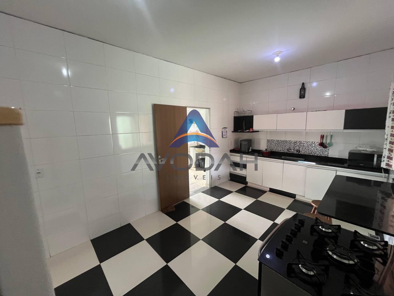 Casa para alugar com 3 quartos, 250m² - Foto 11