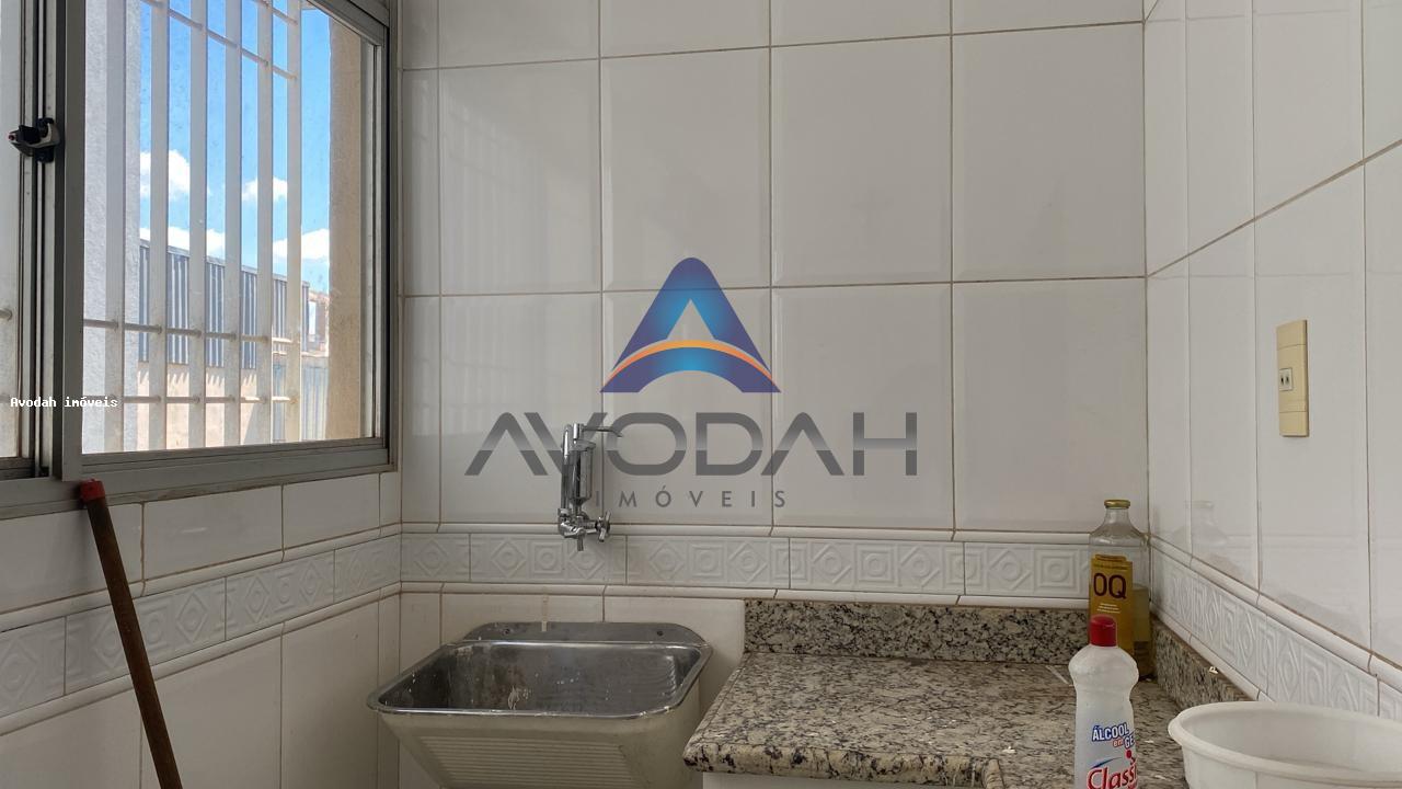 Casa para alugar com 3 quartos, 200m² - Foto 14