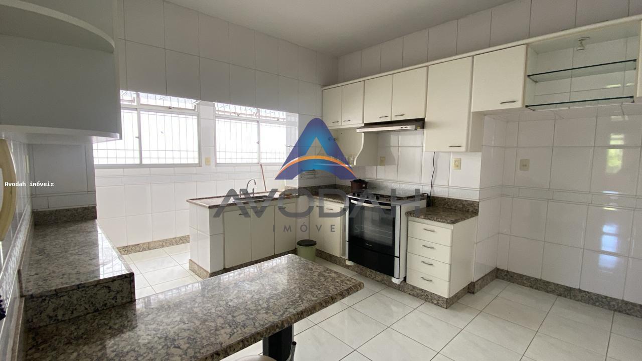 Casa para alugar com 3 quartos, 200m² - Foto 10