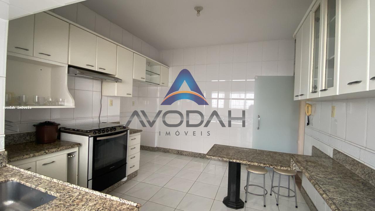 Casa para alugar com 3 quartos, 200m² - Foto 12