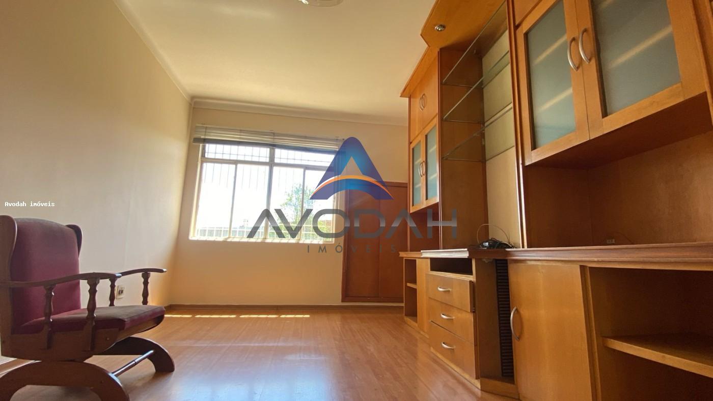 Casa para alugar com 3 quartos, 200m² - Foto 23