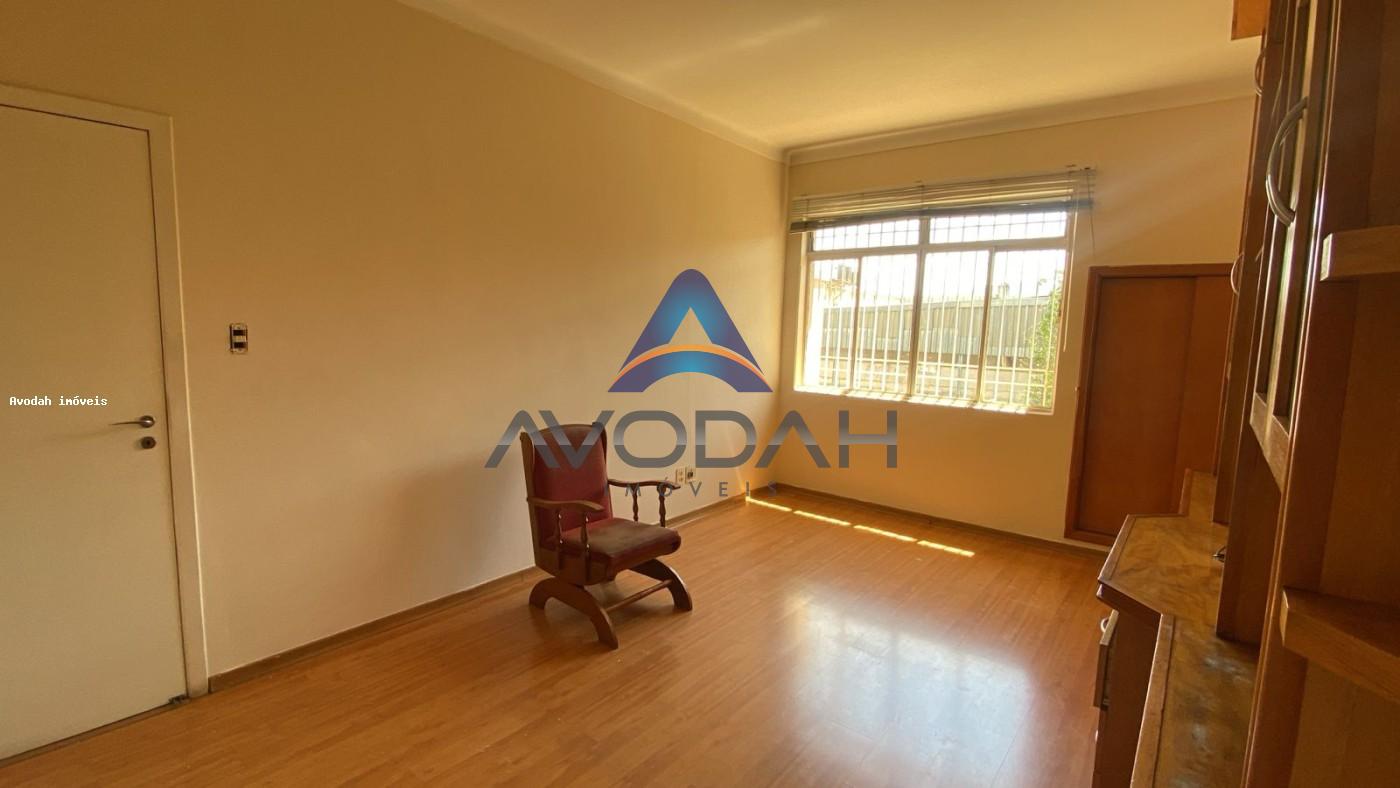 Casa para alugar com 3 quartos, 200m² - Foto 22
