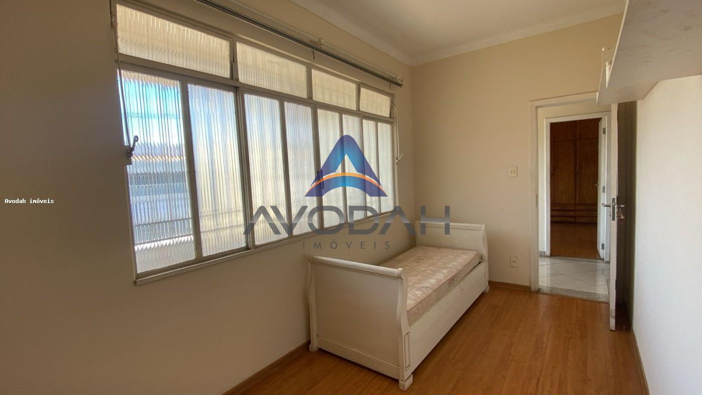 Casa para alugar com 3 quartos, 200m² - Foto 32
