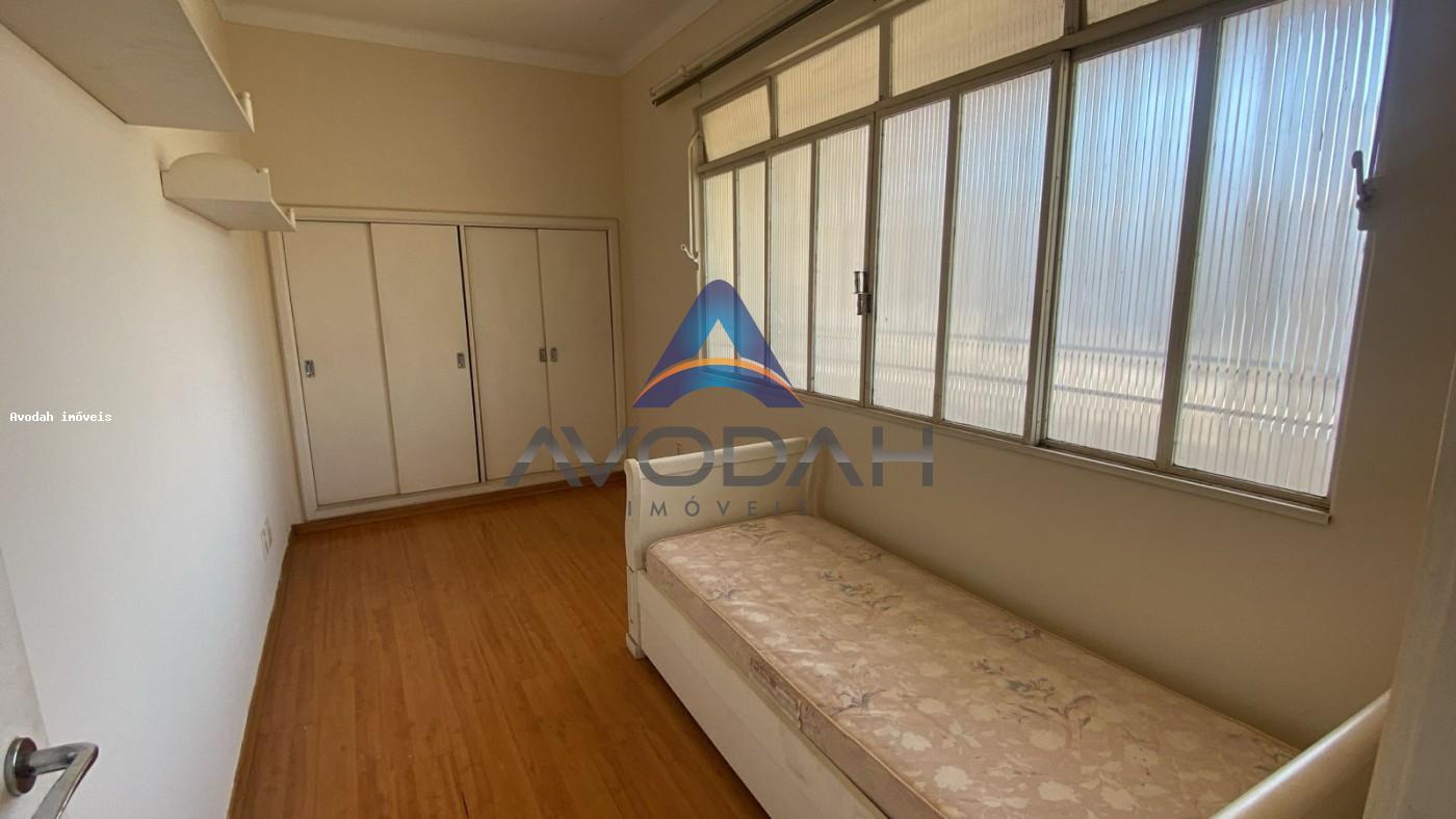 Casa para alugar com 3 quartos, 200m² - Foto 31
