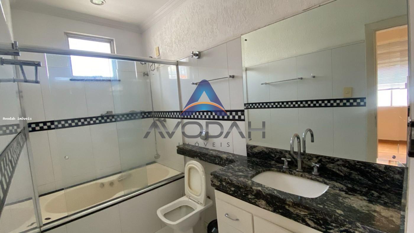 Casa para alugar com 3 quartos, 200m² - Foto 36
