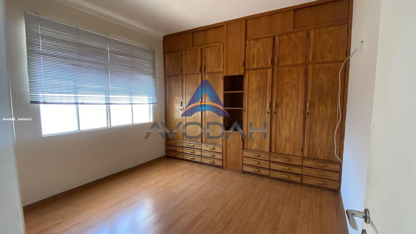 Casa para alugar com 3 quartos, 200m² - Foto 34
