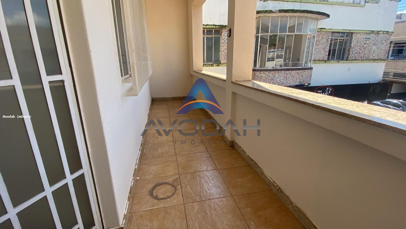 Casa para alugar com 3 quartos, 200m² - Foto 40